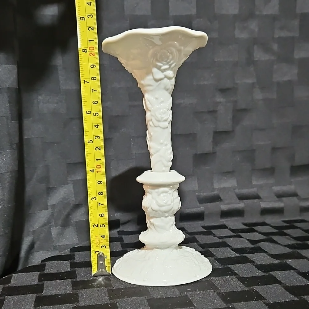 Elegant Porcelain Ceramic Decorative Bud Vase/Candle Holder, Epergne